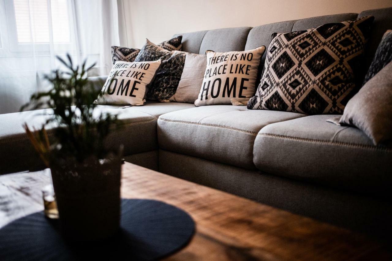 אורדאה Art Downtown Alecsandri St Luxury Apartment מראה חיצוני תמונה