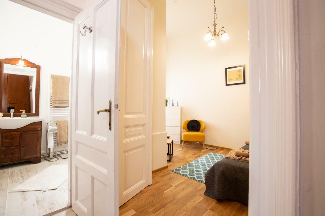 אורדאה Art Downtown Alecsandri St Luxury Apartment מראה חיצוני תמונה