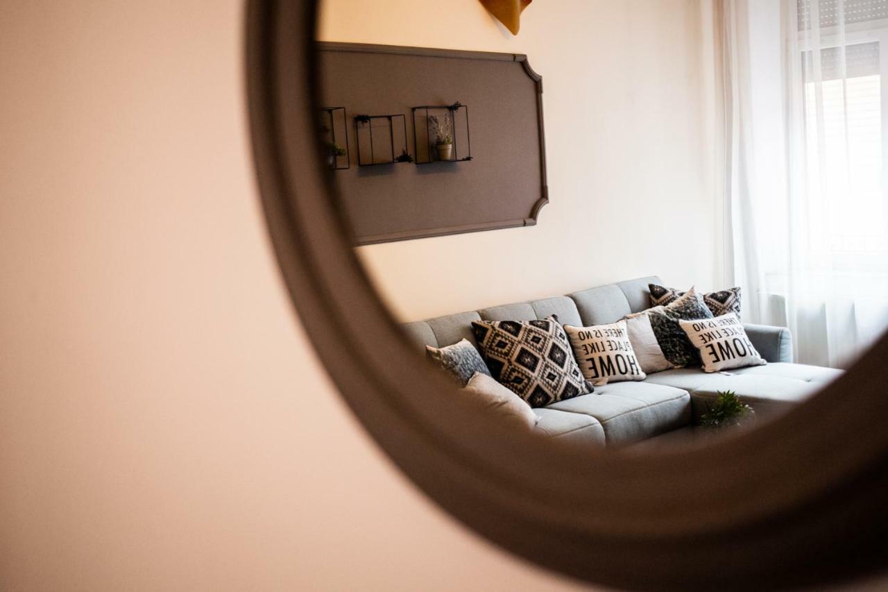 אורדאה Art Downtown Alecsandri St Luxury Apartment מראה חיצוני תמונה